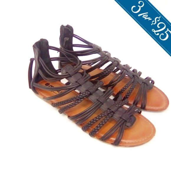 MAKALU OF CALIFORNIA Shoes - 3/$25💦MAKALU GLADIATOR FLATS SANDALS ZIP size 7.5